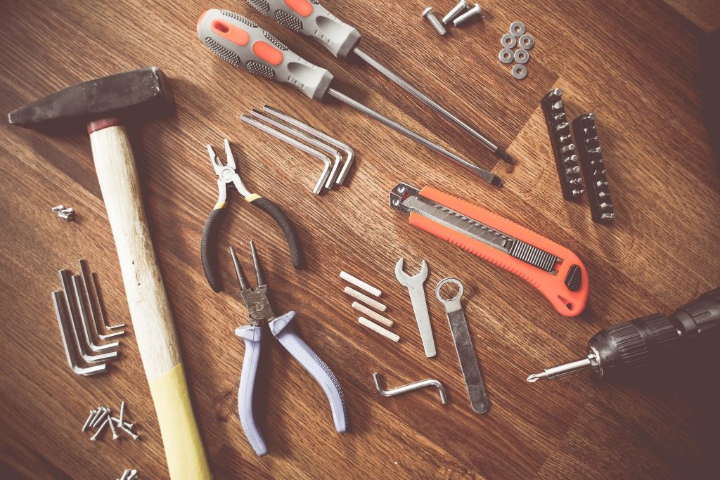 Les outils de bricolage essentiels que chaque foyer devrait avoir